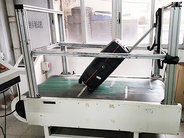行李车已经是不可缺少的工具